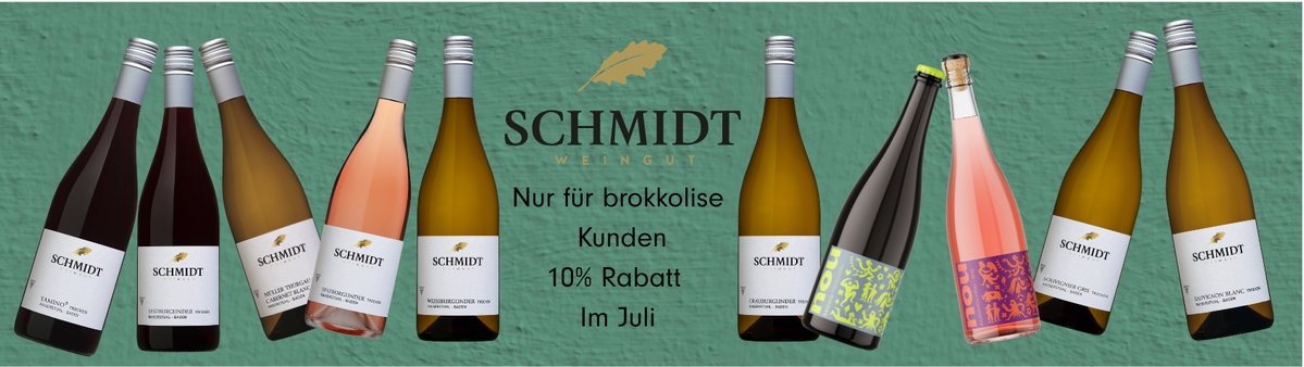 KI generiert: Flaschen von Schmidt Weingut; Text: "Nur für brokkolise Kunden 10% Rabatt Im Juli".